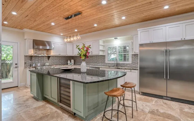 Golden Mile Beach Retreat