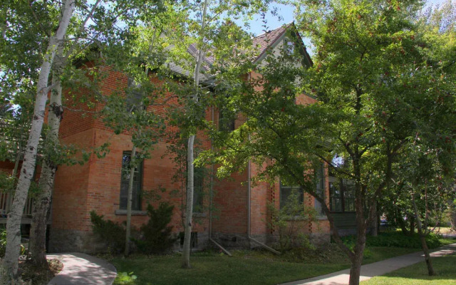 The Lindley House