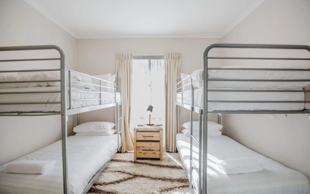 Grevillea 1/12 Poly Cow Lane