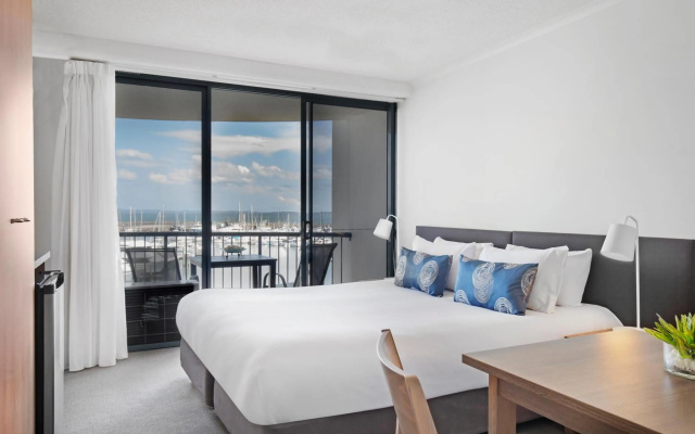 Mantra Hervey Bay – Guest Rooms – Hervey Bay