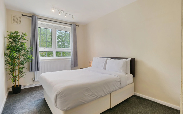 The Xavier Flat by Kasar Stays