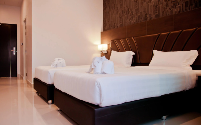 101 Holiday Suites