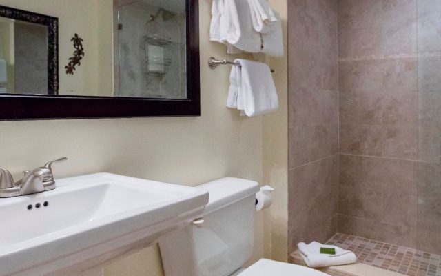 Ocean Pointe Suites at Key Largo