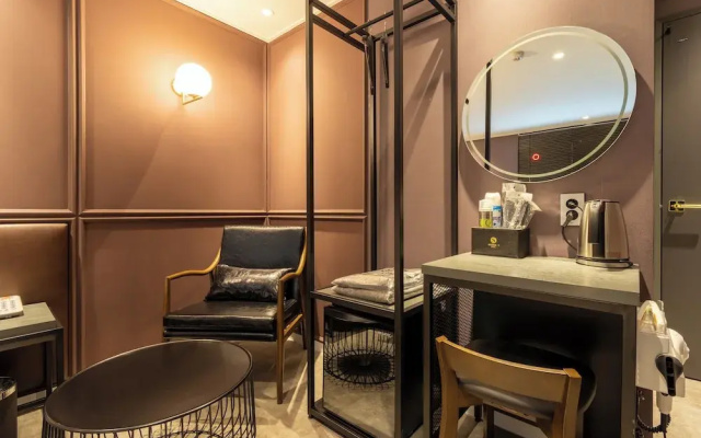 Avenue S Hotel
