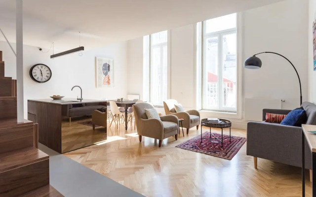 Bright & Spacious Sanctuary in the Center of Porto