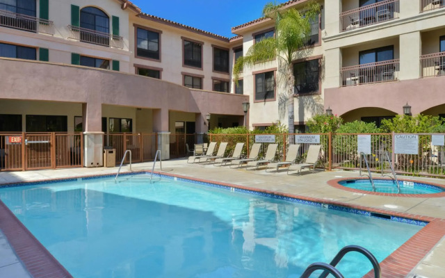 Courtyard Thousand Oaks Ventura County