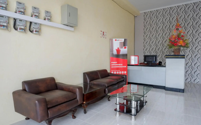 RedDoorz near Graha Saba Buana Solo