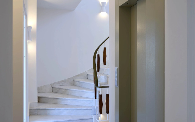 Twinn Downtown Piraeus