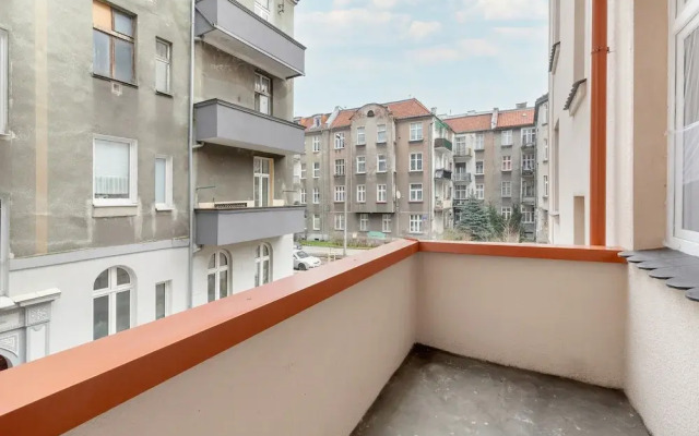 Bright Studio With Balkony by Renters