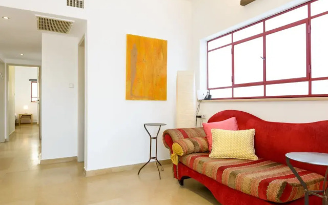 Amazing Duplex Penthouse with 2 Terraces by FeelHome