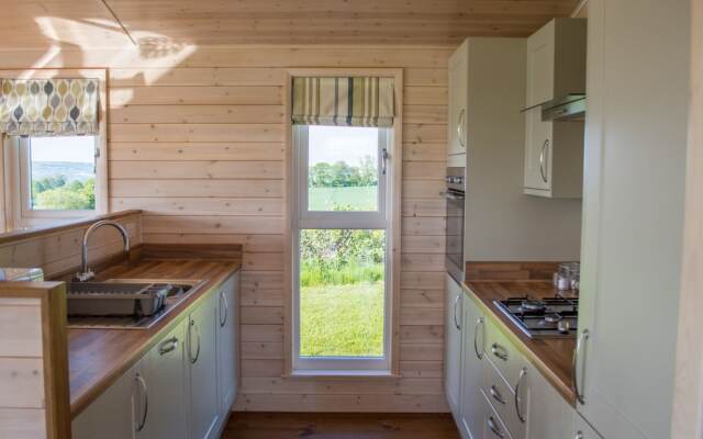 Moonrise Lodge - Swallow Lodge