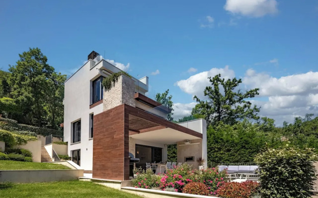 Villa AltaVista, Opatija - Seaview & Relax with Heated Pool and Private MiniGolf