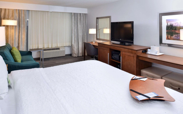 Hampton Inn & Suites By Hilton Calgary- University Northwest