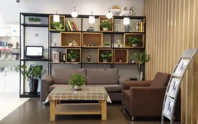 Yiheng Hotel (Shanghai Hongqiao Beixinjing Subway Station)