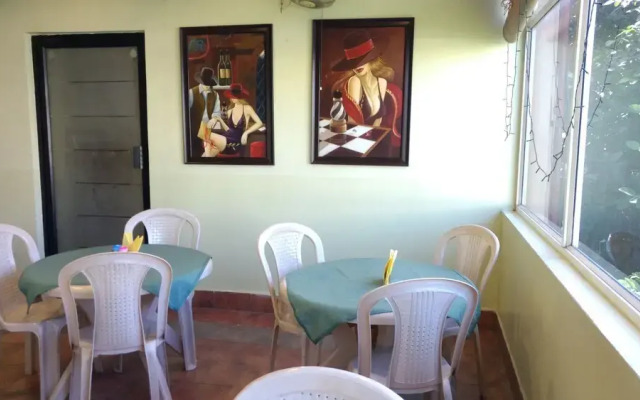 Bhammar's Inn - A Pure Vegetarian Hotel
