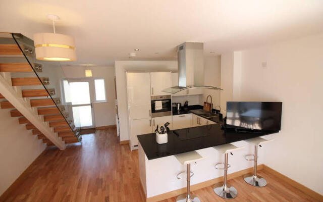 Grand Central Apartments (Peymans)