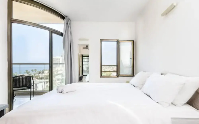 Herzliya Seaside Charming Home by Sea N' Rent