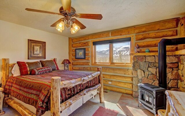 Barton  4 Bedroom Home by RedAwning