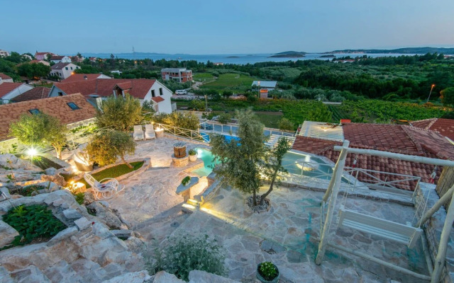 The Hidden Treasure Village - 3 Villas