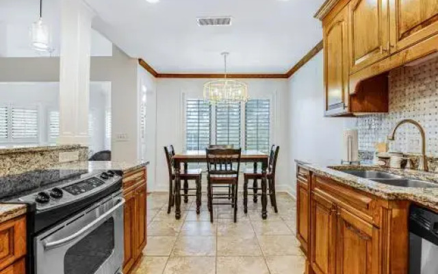 4712 Tennis Club Villa