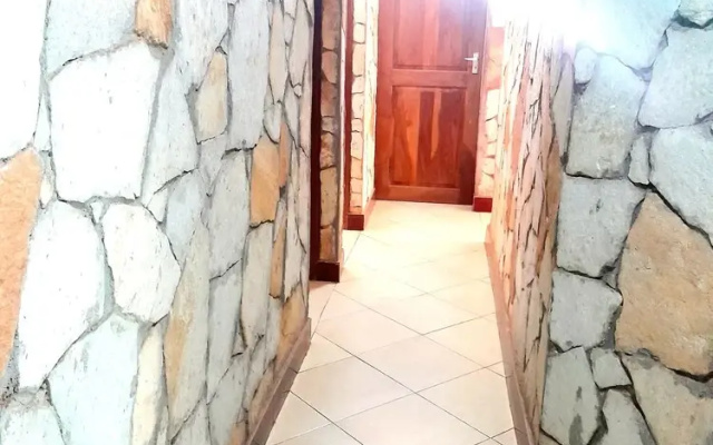 Panorama Inn- Safari Stride