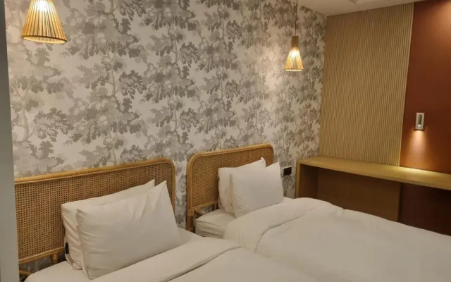 Hound Garden&Terrace Hotel