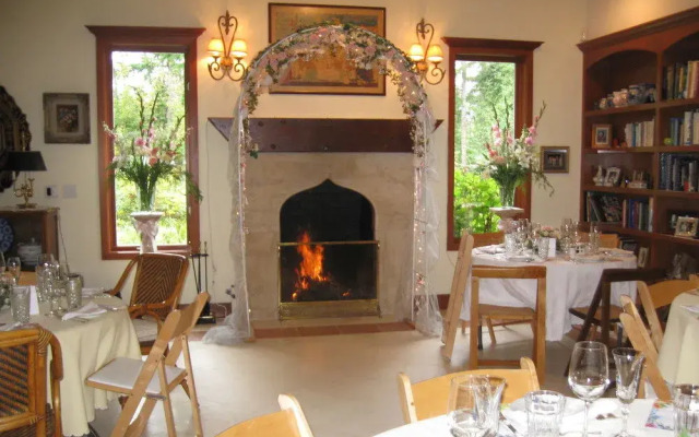 Auberge de Seattle, French Country Inn