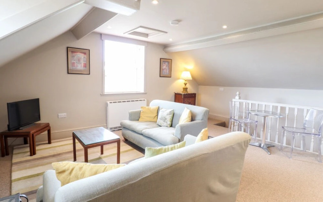 Rock House Apartment