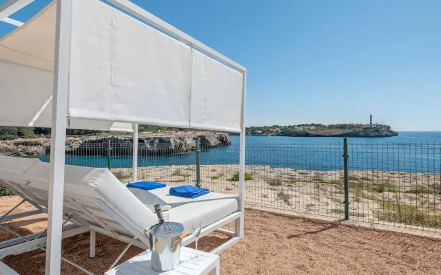 Orange Colom Seaside Apartments