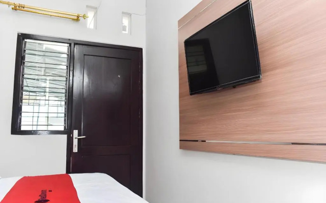 RedDoorz Plus near Malang Town Square