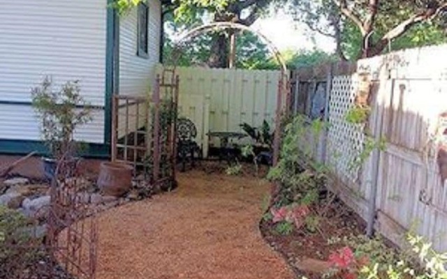 Granbury Gardens Bed and Breakfast