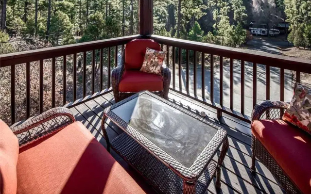Fifth Dimension - Two Bedroom Cabin with Hot Tub