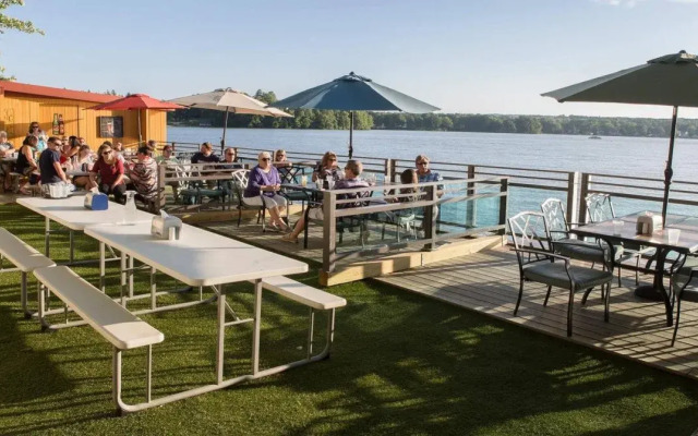 Edinboro Lake Resort Cabins