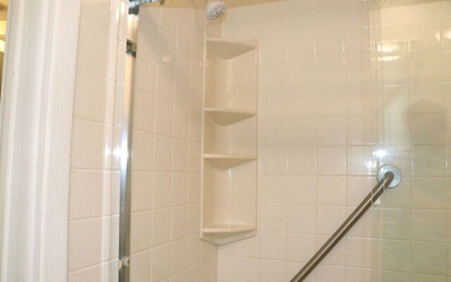 Jamaica Royale 099 - 2 Br Condo