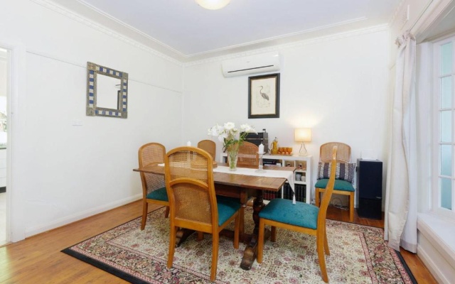 Redwood Cottage Burradoo getaway Southern Highlands 4pm Check Out Sunday – Guest Rooms – Burradoo