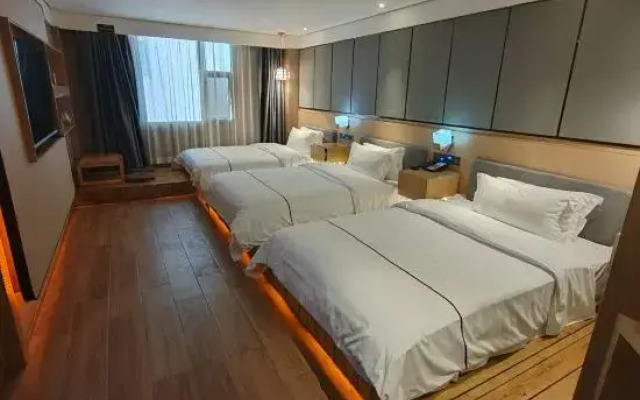 Yufuheng Business Hotel (Shenzhen Longhua Bus Station)