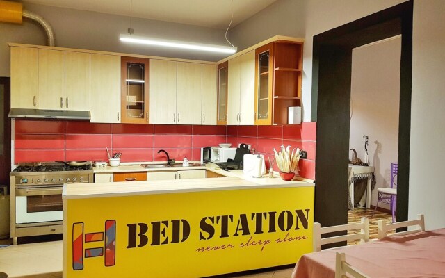 Bed Station Hostel & Bar