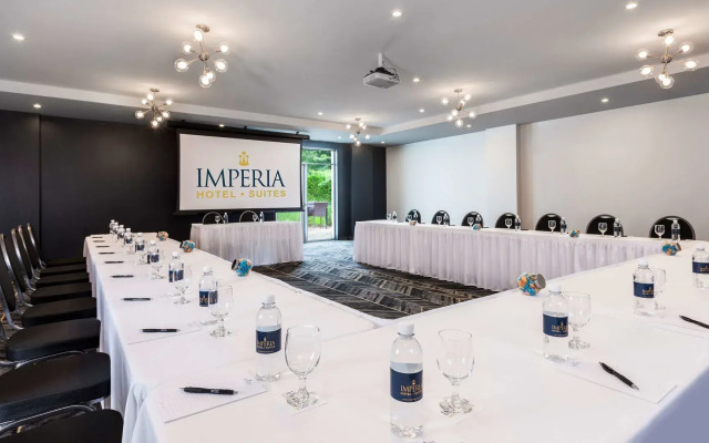 Imperia Hotel & Suites Boucherville