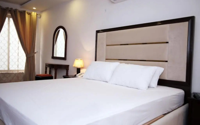 Luxury 3 Bedrooms Apartment