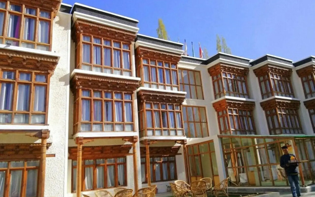 Hotel Mansarover