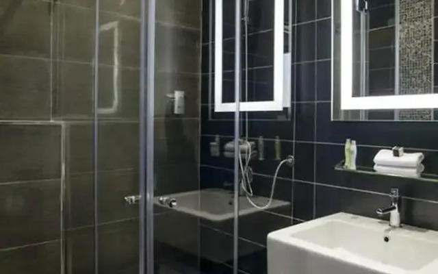 Enjoy the Fabulous Amenities Offerd at The Lanmark Suites