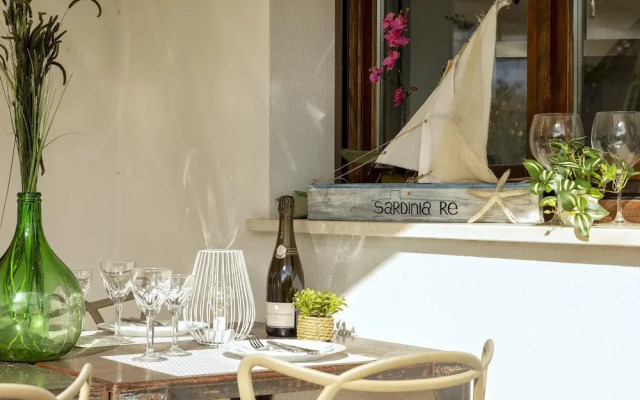 Sardinia Re - Fioretta Home Garden Side