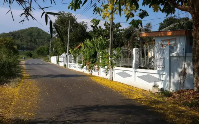 Sweet Floresta Pool Villa