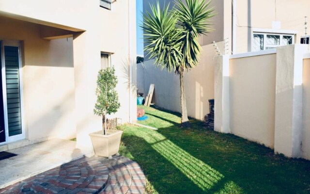 Peaceful Home in Zonnebloem