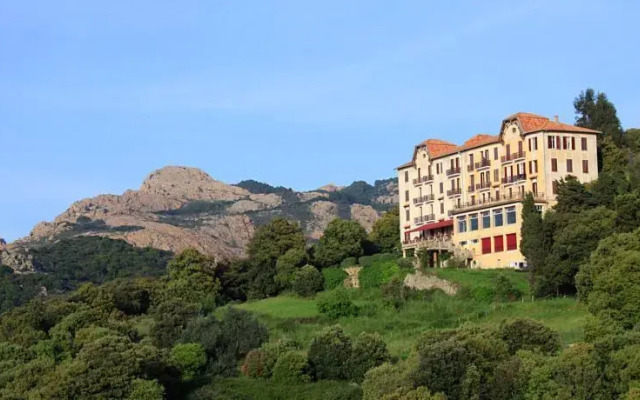 hotel les roches rouges