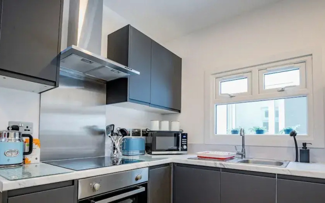 Host Stay Croydon Road Abode