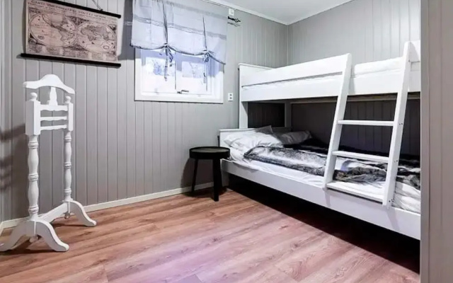10 Person Holiday Home in Midsund