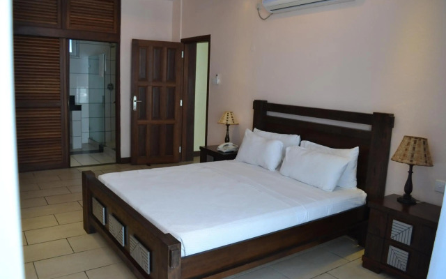 Cowrie Shell Beach Apartments