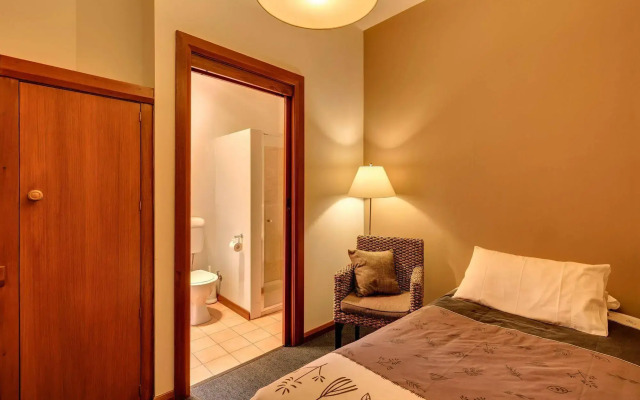 Kermandie Waterfront Hotel