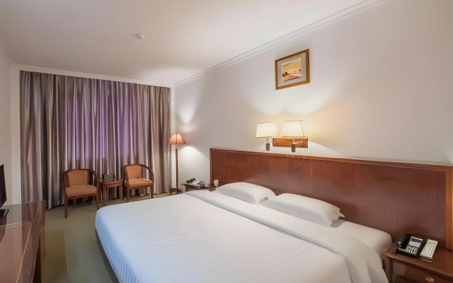 Five Rams City Hotel